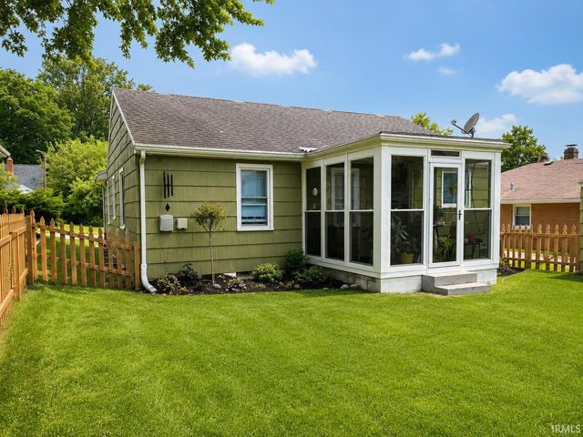 2910 Erskine Boulevard, South Bend, IN 46614