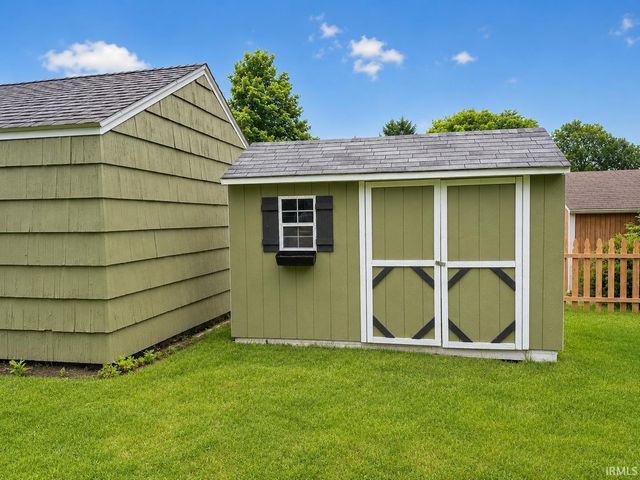 2910 Erskine Boulevard, South Bend, IN 46614