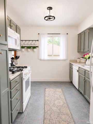 2910 Erskine Boulevard, South Bend, IN 46614