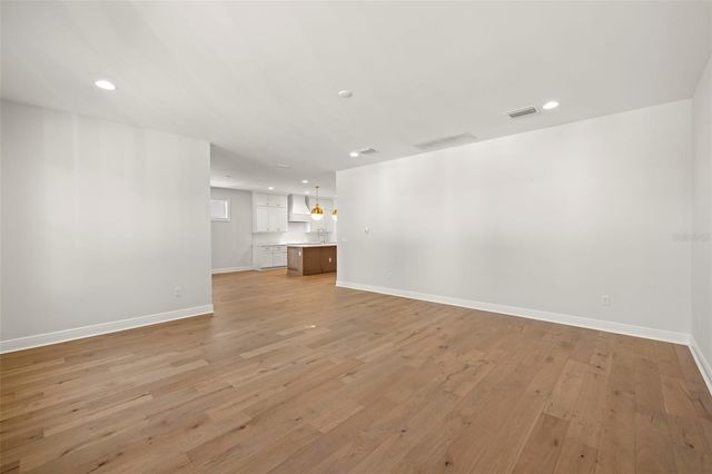 4605 W SAN JOSE STREET, Tampa, FL 33629