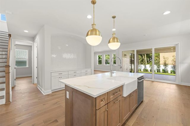 4605 W SAN JOSE STREET, Tampa, FL 33629