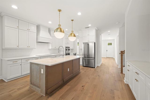 4605 W SAN JOSE STREET, Tampa, FL 33629