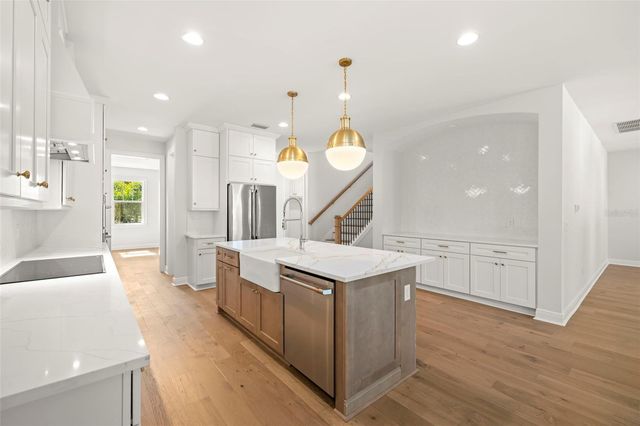 4605 W SAN JOSE STREET, Tampa, FL 33629