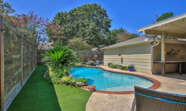 16119 Maplehurst Drive, Spring, TX 77379