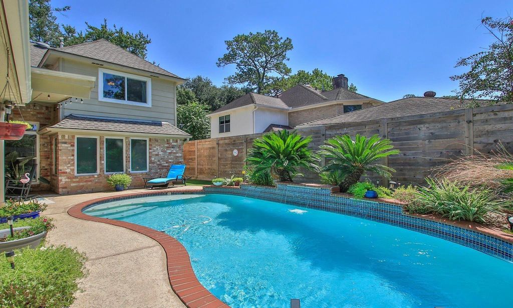 16119 Maplehurst Drive, Spring, TX 77379