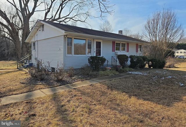 6125 FISHERS STATION RD, Lothian, MD 20711