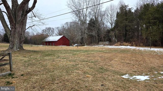 6125 FISHERS STATION RD, Lothian, MD 20711