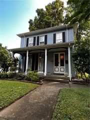 806 Main Street, Belpre, OH 45714