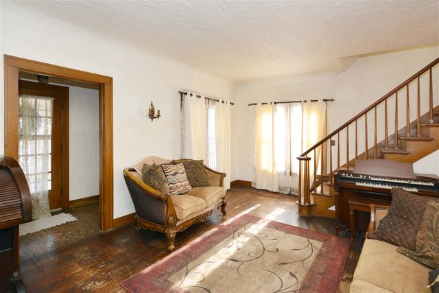 601 N Kalamazoo Street, Paw Paw, MI 49079