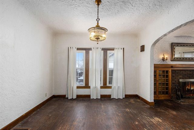 601 N Kalamazoo Street, Paw Paw, MI 49079