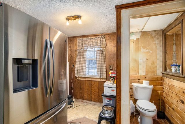 601 N Kalamazoo Street, Paw Paw, MI 49079