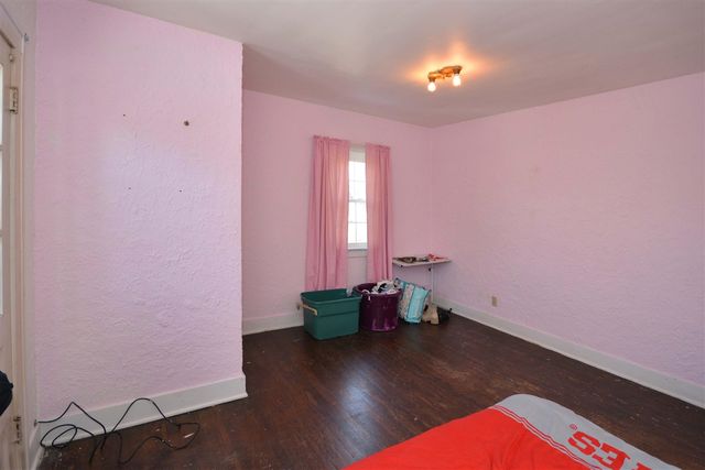 601 N Kalamazoo Street, Paw Paw, MI 49079