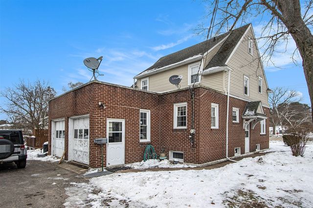 601 N Kalamazoo Street, Paw Paw, MI 49079