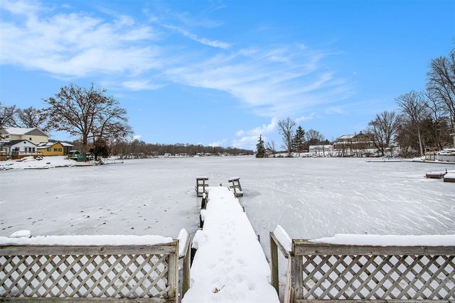 601 N Kalamazoo Street, Paw Paw, MI 49079