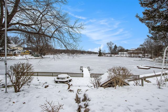 601 N Kalamazoo Street, Paw Paw, MI 49079