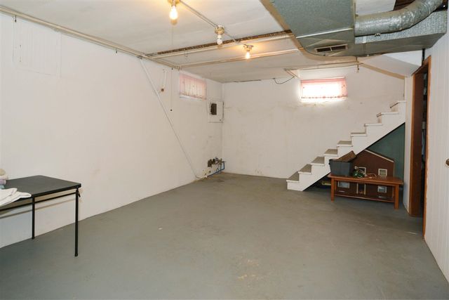 601 N Kalamazoo Street, Paw Paw, MI 49079