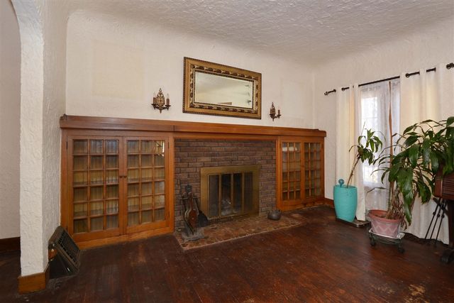 601 N Kalamazoo Street, Paw Paw, MI 49079