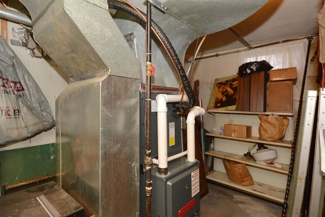 601 N Kalamazoo Street, Paw Paw, MI 49079