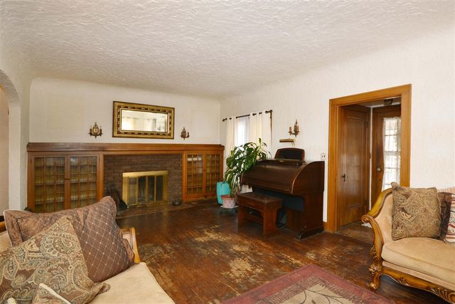 601 N Kalamazoo Street, Paw Paw, MI 49079