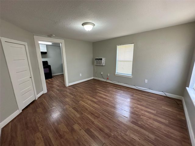 4201 Chapman Street B, Houston, TX 77009