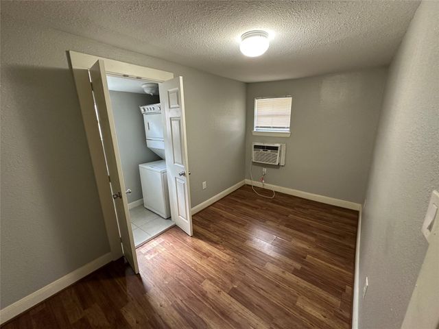 4201 Chapman Street B, Houston, TX 77009