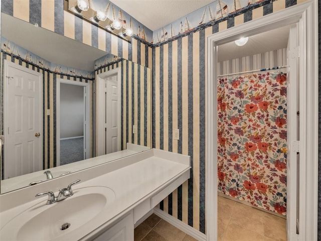 4551 Durrand Drive, Grand Prairie, TX 75052