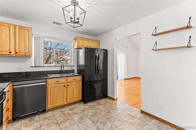 210 Marigold Circle 7, Westland, MI 48185