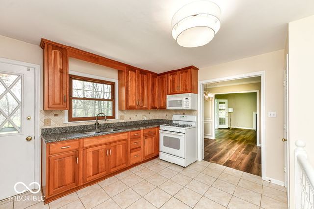 3969 Honey Creek Boulevard, Greenwood, IN 46143