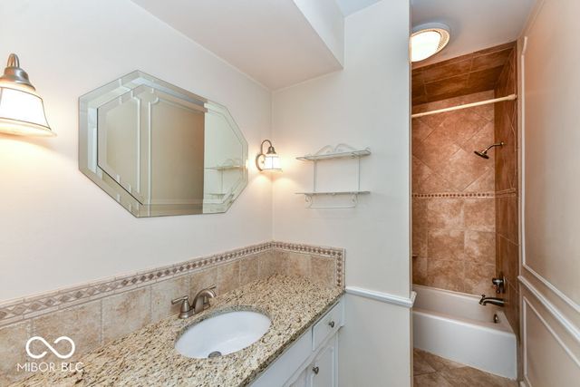 3969 Honey Creek Boulevard, Greenwood, IN 46143