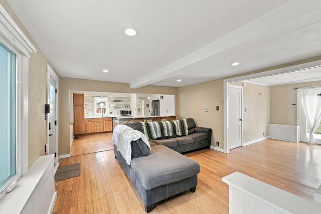126 N Roosevelt Road, Evansdale, IA 50707