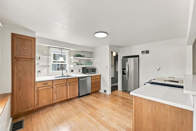 126 N Roosevelt Road, Evansdale, IA 50707