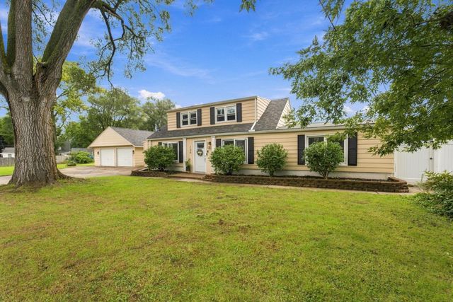 126 N Roosevelt Road, Evansdale, IA 50707
