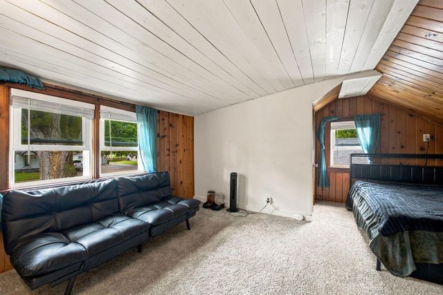 126 N Roosevelt Road, Evansdale, IA 50707