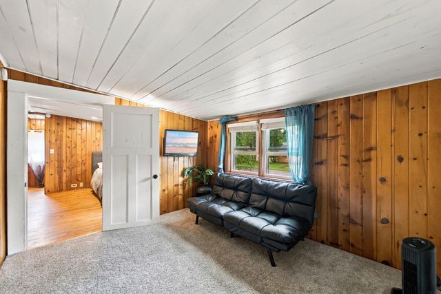 126 N Roosevelt Road, Evansdale, IA 50707