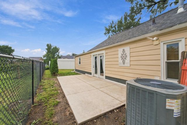 126 N Roosevelt Road, Evansdale, IA 50707