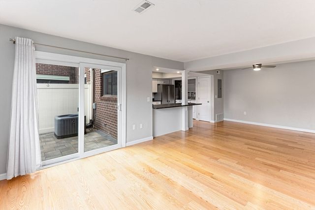 124 Greenbrook Ll 124, Stoughton, MA 02072