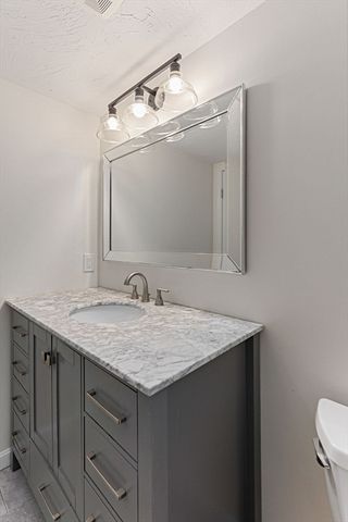 124 Greenbrook Ll 124, Stoughton, MA 02072