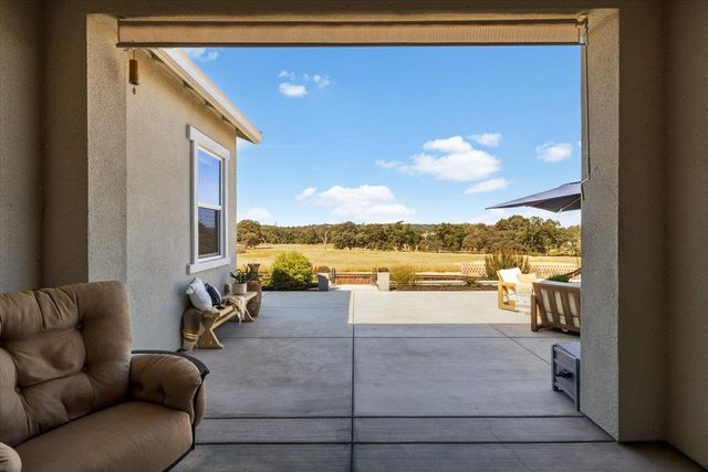 3310 Foxmore Ln, Rescue, CA 95672