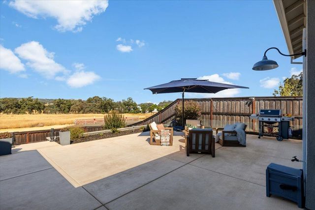 3310 Foxmore Ln, Rescue, CA 95672