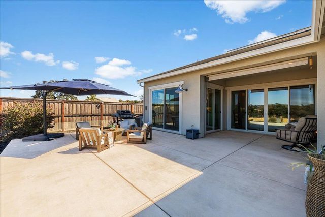 3310 Foxmore Ln, Rescue, CA 95672