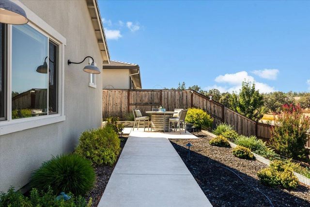3310 Foxmore Ln, Rescue, CA 95672