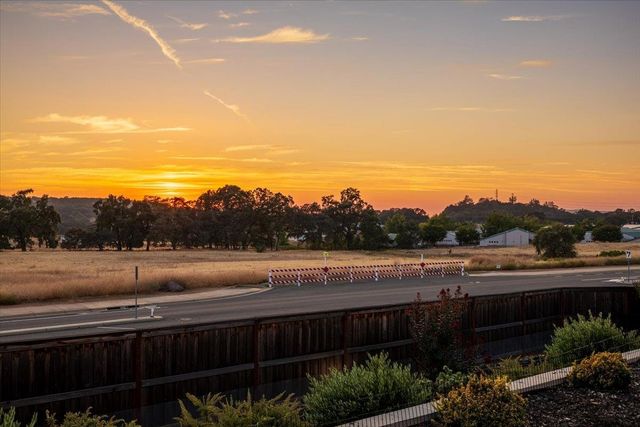3310 Foxmore Ln, Rescue, CA 95672