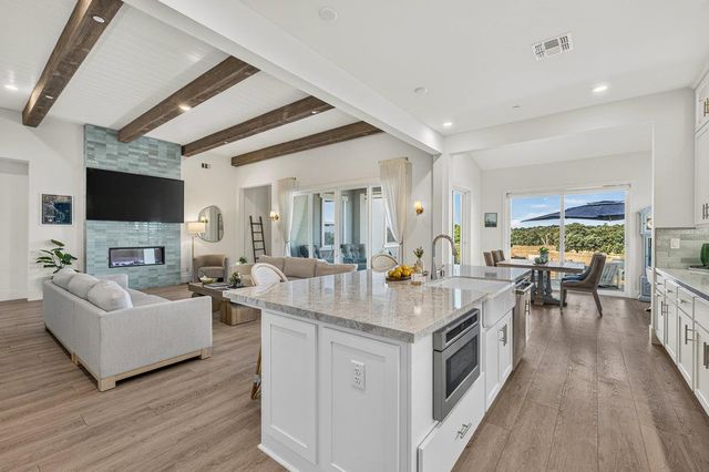 3310 Foxmore Ln, Rescue, CA 95672
