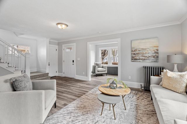 2723 Queen Avenue N, Minneapolis, MN 55411