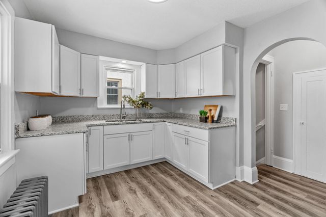 2723 Queen Avenue N, Minneapolis, MN 55411