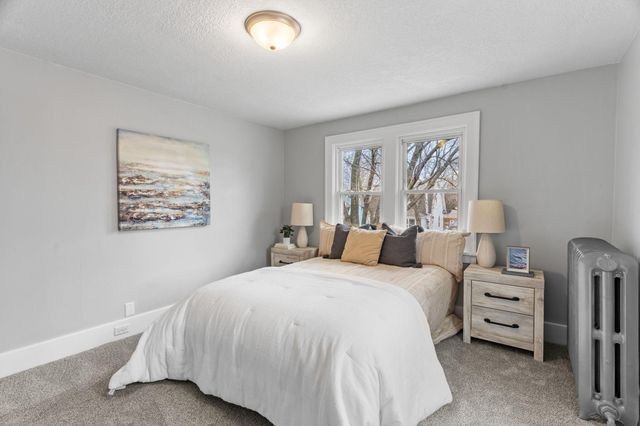 2723 Queen Avenue N, Minneapolis, MN 55411