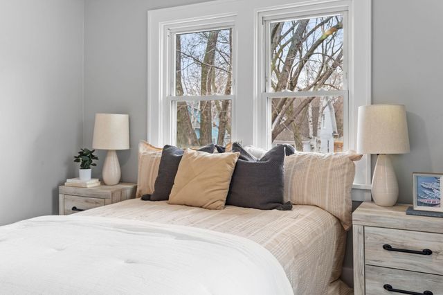 2723 Queen Avenue N, Minneapolis, MN 55411