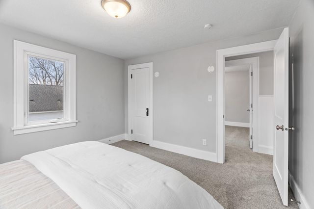 2723 Queen Avenue N, Minneapolis, MN 55411