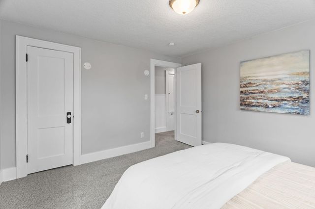 2723 Queen Avenue N, Minneapolis, MN 55411