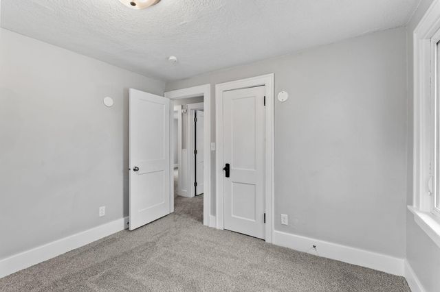 2723 Queen Avenue N, Minneapolis, MN 55411